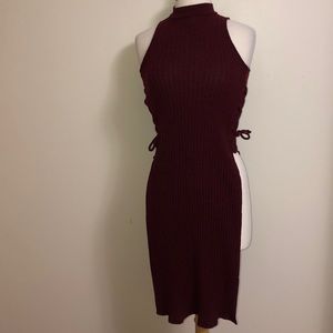 Stylish sleeveless high neck line shoelace tunic